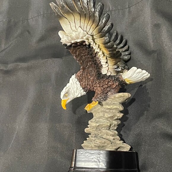 Eagle Landing on the Rock Statue - Picture 2 of 5